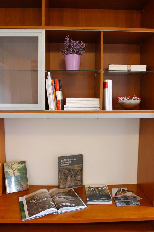 La Piazzetta Apartment เมนาจโจ ภายนอก รูปภาพ