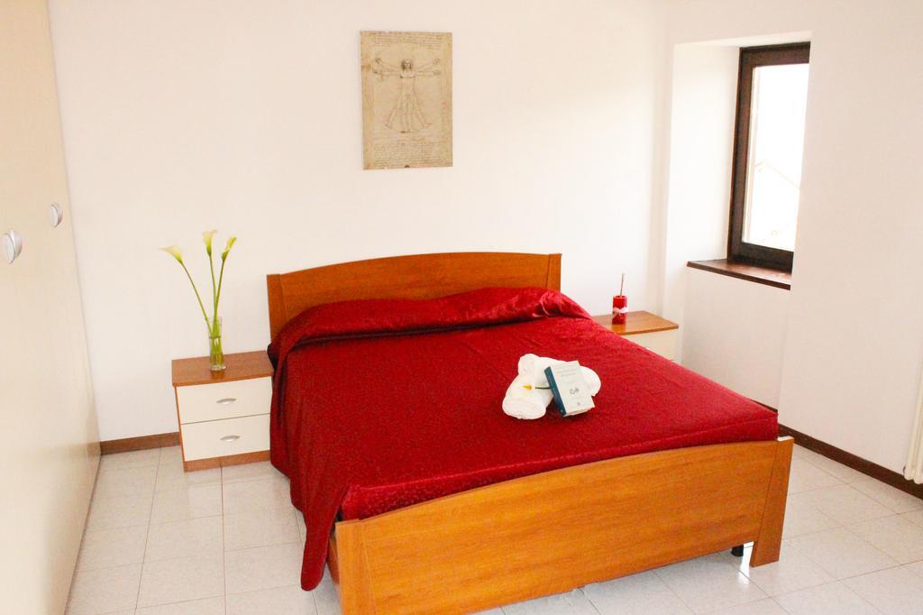 La Piazzetta Apartment เมนาจโจ ภายนอก รูปภาพ